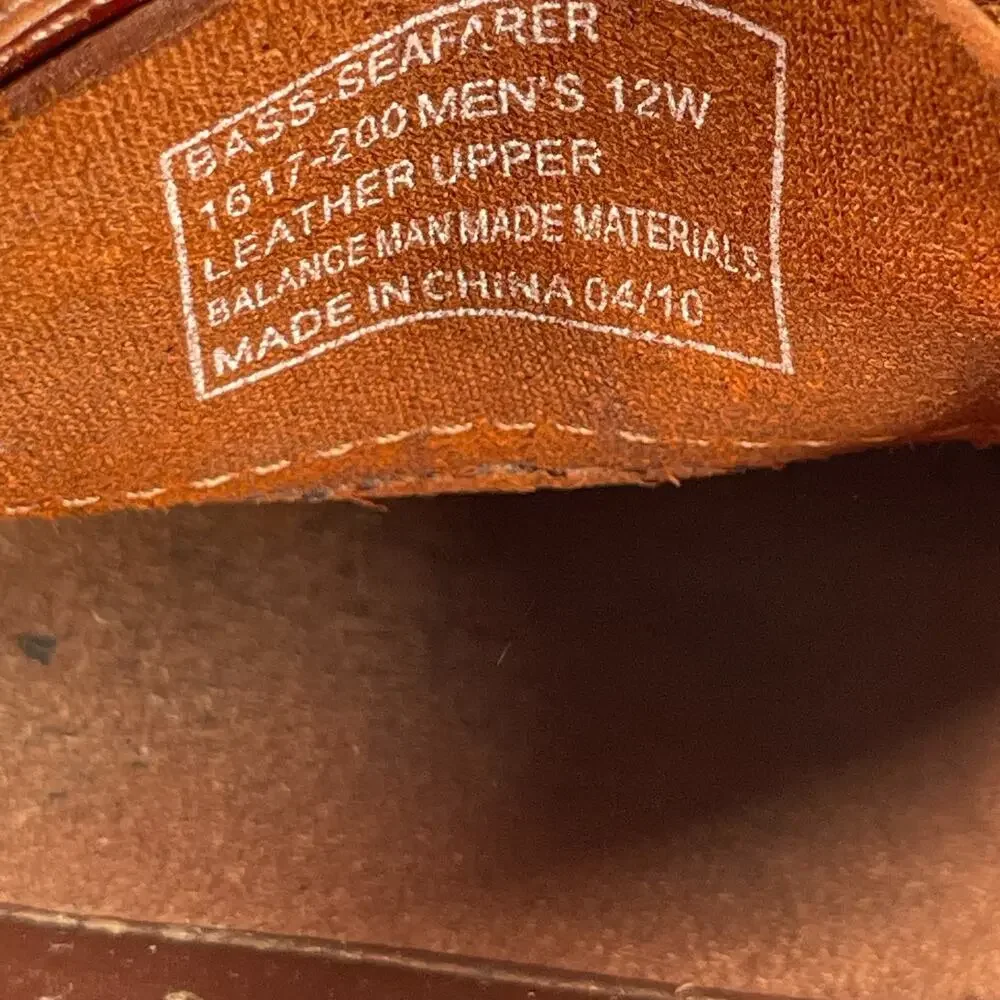 Bass Seafarer Men's Size 12 W Brown Leather Two Eye Lace Up Boat Shoe Casual EUC